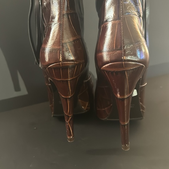 Charles David Brown Crocodile Knee Boots with Tassel - Picture 14 of 17